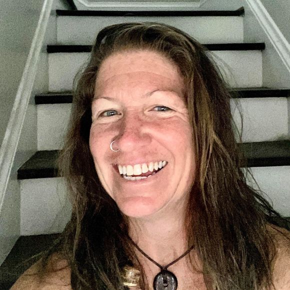 Meet your Posher, Tamara - Picture 1 of 2